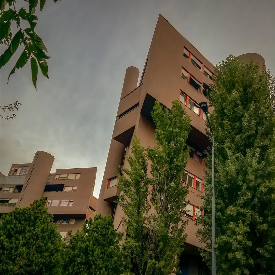 Nature sometimes tries to hide Red Dinosaur